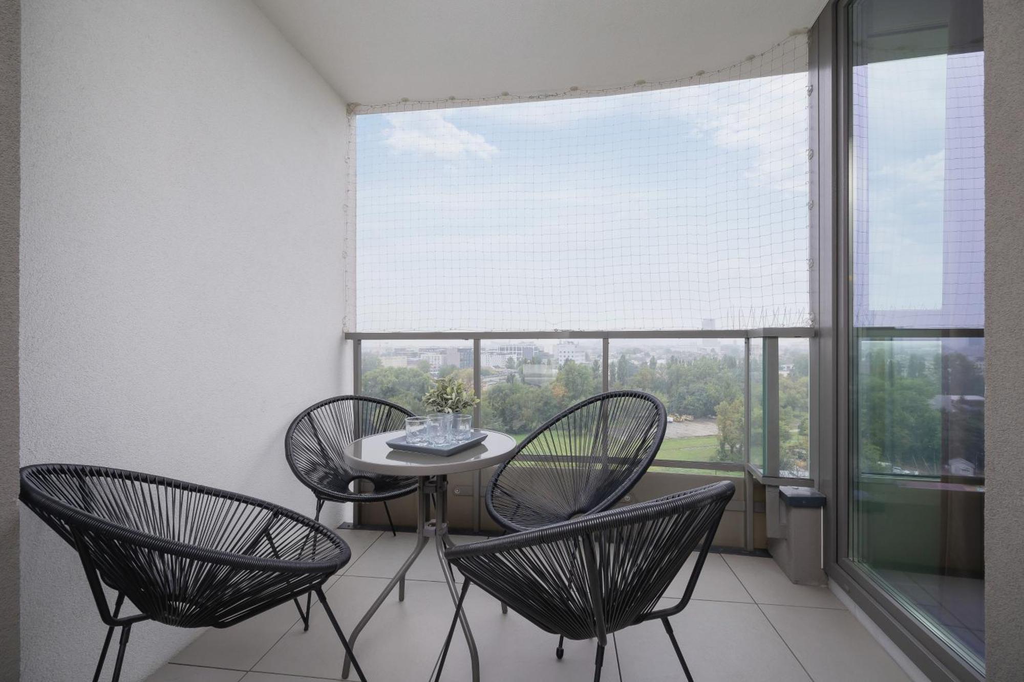 Przestronny Apartament Z Balkonem By Noclegi Renters Cracovia Exterior foto